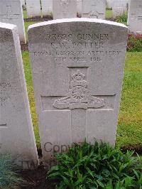 Etaples Military Cemetery - Potter, Frank William