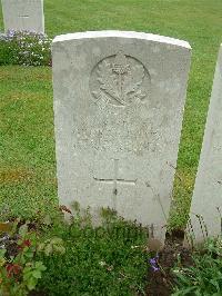 Etaples Military Cemetery - Potts, George