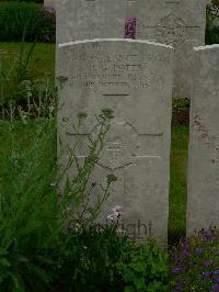 Etaples Military Cemetery - Potts, John Gordon