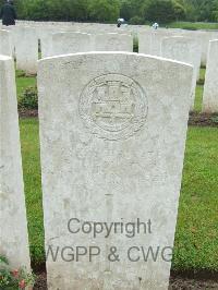 Etaples Military Cemetery - Poultney, S H