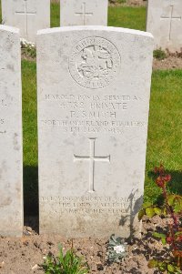 Etaples Military Cemetery - Povey, Harold