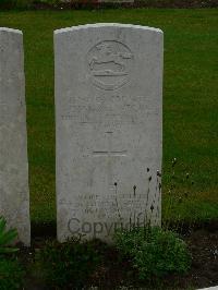 Etaples Military Cemetery - Powderly, Thomas