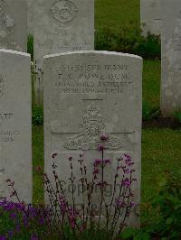 Etaples Military Cemetery - Powe, F C