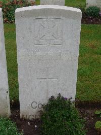 Etaples Military Cemetery - Powell, George Henry