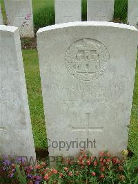 Etaples Military Cemetery - Powell, James