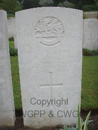 Etaples Military Cemetery - Powell, R