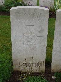 Etaples Military Cemetery - Powell, William Henry