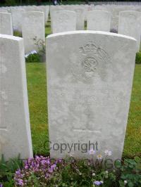 Etaples Military Cemetery - Prager, George Henry