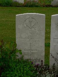 Etaples Military Cemetery - Pratt, A