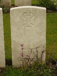 Etaples Military Cemetery - Preece, Charles Albert