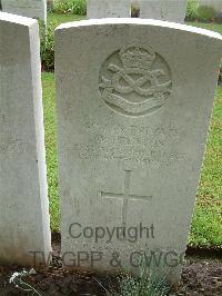 Etaples Military Cemetery - Preston, W
