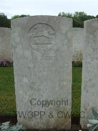 Etaples Military Cemetery - Pretten, J H