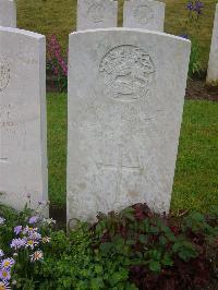 Etaples Military Cemetery - Price, George Edward