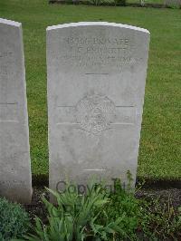 Etaples Military Cemetery - Prickett, Joseph Foster