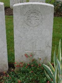 Etaples Military Cemetery - Primmer, F