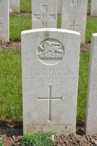 Etaples Military Cemetery - Pritchard, J H