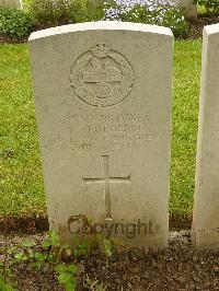 Etaples Military Cemetery - Protheroe, Thomas