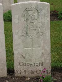 Etaples Military Cemetery - Prowse, G