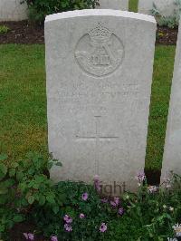Etaples Military Cemetery - Prudhoe, Gilbert