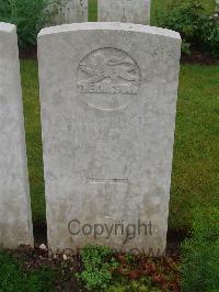 Etaples Military Cemetery - Pulbrook, Frank William