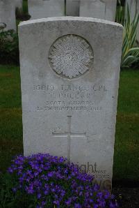Etaples Military Cemetery - Pullar, T