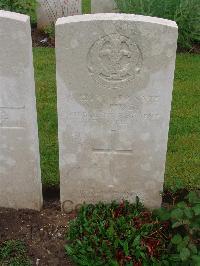 Etaples Military Cemetery - Pusey, M A