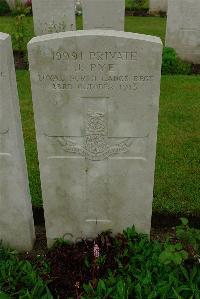 Etaples Military Cemetery - Pye, J