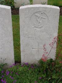 Etaples Military Cemetery - Queenan, John