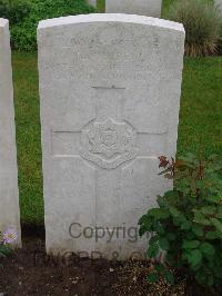Etaples Military Cemetery - Quibell, G