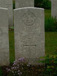 Etaples Military Cemetery - Quincey, A