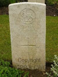 Etaples Military Cemetery - Rabone, J K