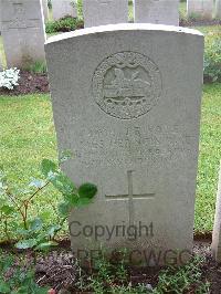 Etaples Military Cemetery - Rae, James Francis