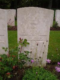 Etaples Military Cemetery - Ratcliffe, Harry Charles