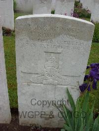 Etaples Military Cemetery - Rawlinson, T