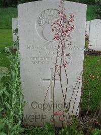 Etaples Military Cemetery - Ray, Frank Wilfred