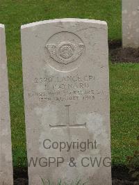 Etaples Military Cemetery - Raynard, J
