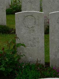 Etaples Military Cemetery - Read, Charles Fordham
