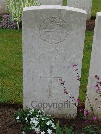 Etaples Military Cemetery - Read, Charles Thomas