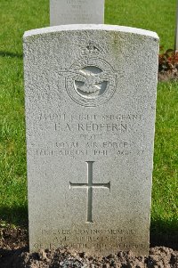 Etaples Military Cemetery - Redfern, Eric Arthur
