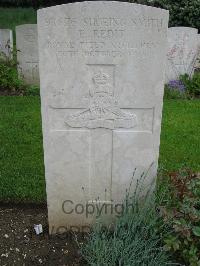 Etaples Military Cemetery - Redit, E