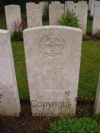 Etaples Military Cemetery - Reed, J F