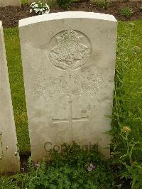 Etaples Military Cemetery - Reeve, John William