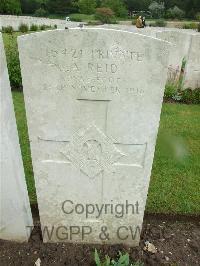 Etaples Military Cemetery - Reid, A