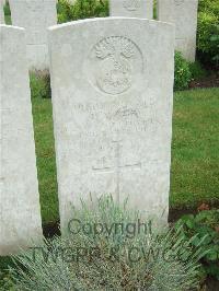 Etaples Military Cemetery - Reid, Hugh Miller