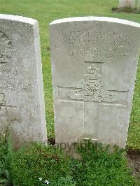 Etaples Military Cemetery - Reid, William Glennie Caird