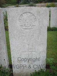 Etaples Military Cemetery - Reynolds, Edward Adolphus