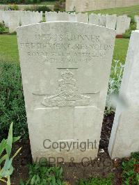 Etaples Military Cemetery - Reynolds, Frederick George