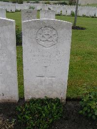 Etaples Military Cemetery - Rhodes, H E