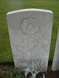 Etaples Military Cemetery - Rhodes, W