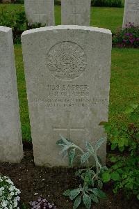 Etaples Military Cemetery - Richards, John